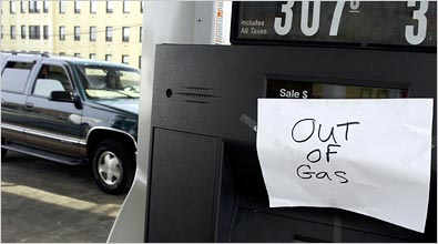 [ Philadelphia, PA USA, 21Apr06: 'Out of gas' ]