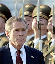 [ George W Bush looking presidential: Hail to the Chief! (23May02) ]